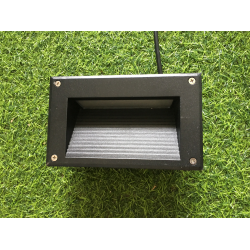 Đèn âm bậc cầu thang